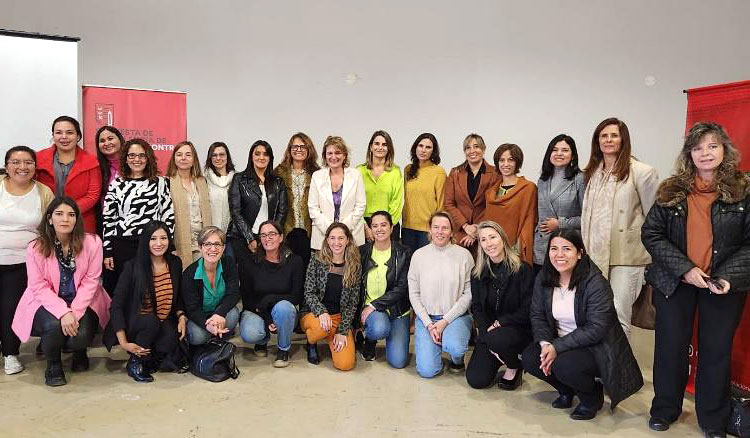 Encuentro sobre los resultados de la encuesta de prevalencia de violencia contra las mujeres Fotografía Encuentro sobre los resultados de la encuesta de prevalencia de violencia contra las mujeres