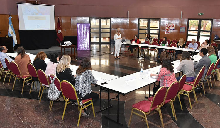6to encuentro del Gabinete para la creación y tranversalización de políticas de género Fotografía 6to encuentro del Gabinete para la creación y tranversalización de políticas de género