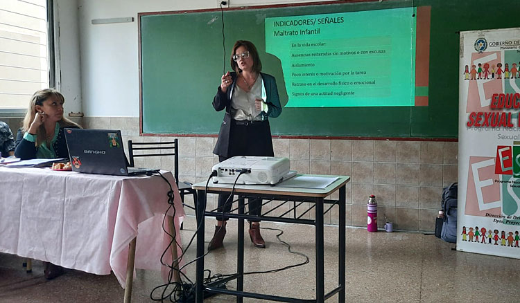 Charla ESI a docentes y equipo directivo del Colegio N° 8063 Fotografía: Charla ESI a docentes y equipo directivo del Colegio N° 8063