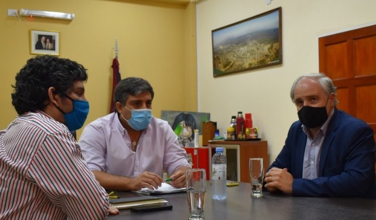 Continúa el trabajo conjunto con los Municipios para la refacción de los baños en las escuelas Continúa el trabajo conjunto con los Municipios para la refacción de los baños en las escuelas