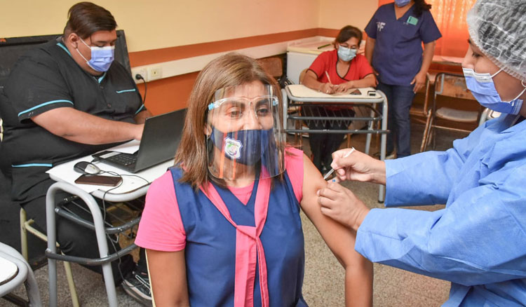 Vacunación docente: está disponible la segunda dosis de la vacuna contra el COVID-19 Vacunación docente: está disponible la segunda dosis de la vacuna contra el COVID-19