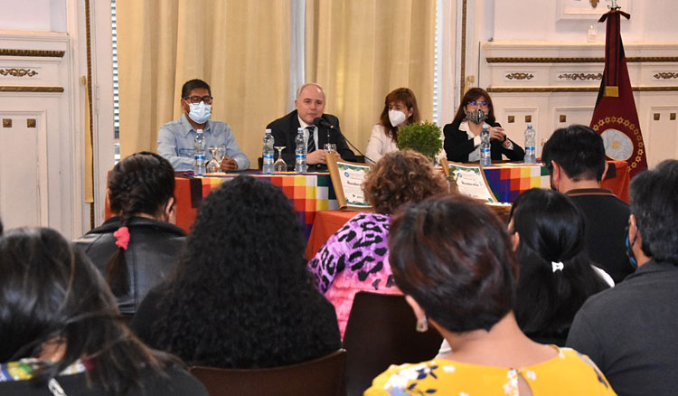 fortalecimiento de la enseñanza intercultural bilingüe Fotografía fortalecimiento de la enseñanza intercultural bilingüe