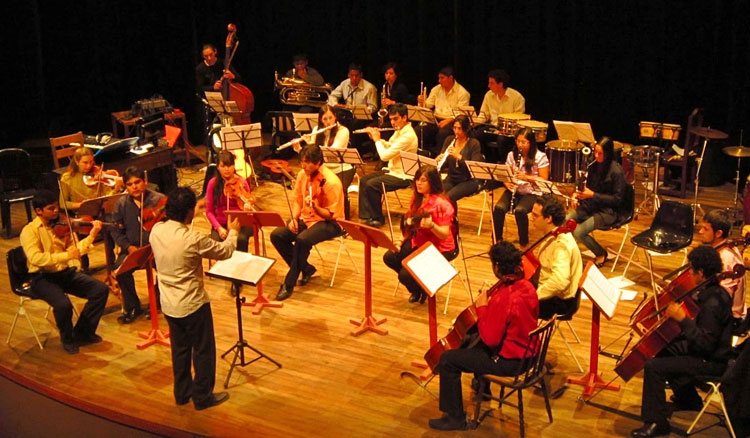 Las orquestas de la escuela de música celebra su 10 años Fotografía Las orquestas de la escuela de música celebra su 10 años
