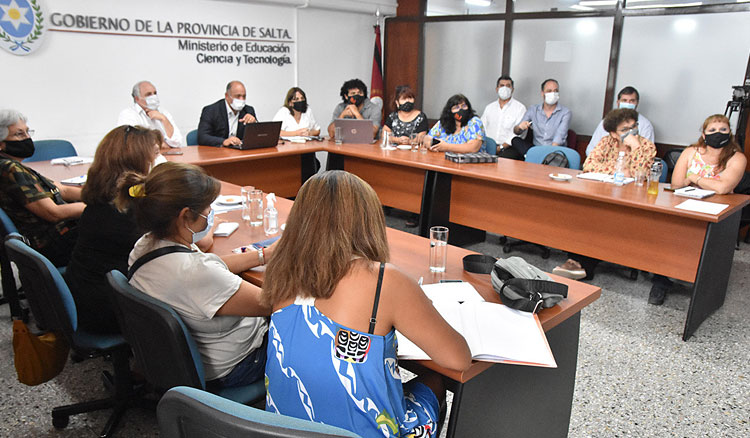 La Provincia ofreció el 45% de incremento salarial a docentes Fotografía La Provincia ofreció el 45% de incremento salarial a docentes