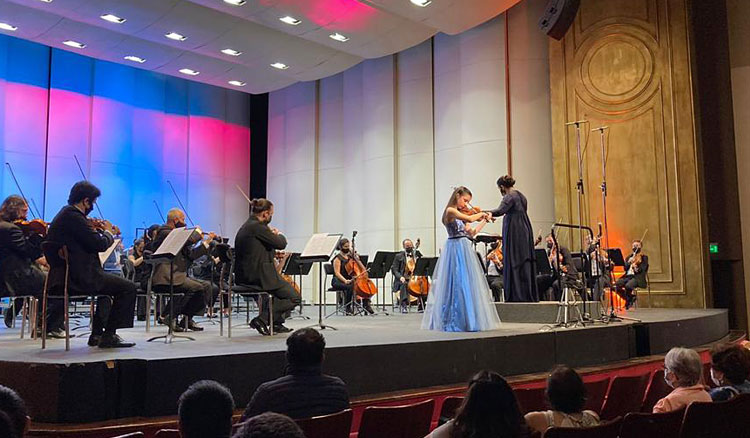 La violinista prodigio de Argentina se presentó en el Teatro Juan Carlos Saravia Fotografía La violinista prodigio de Argentina se presentó en el Teatro Juan Carlos Saravia