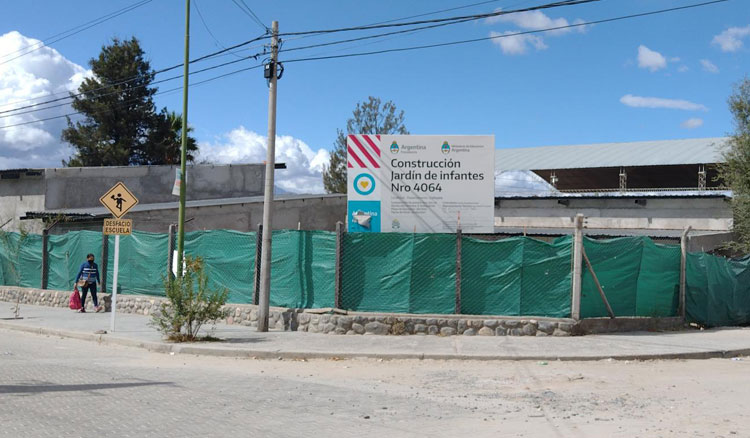 Construyen la nueva sala de nivel inicial de la escuela Zuviría de Cafayate Fotografía Construyen la nueva sala de nivel inicial de la escuela Zuviría de Cafayate