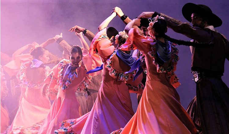 Concurso público para cobertura de cargos de bailarines folkloricos Fotografía Concurso público para cobertura de cargos de bailarines folkloricos