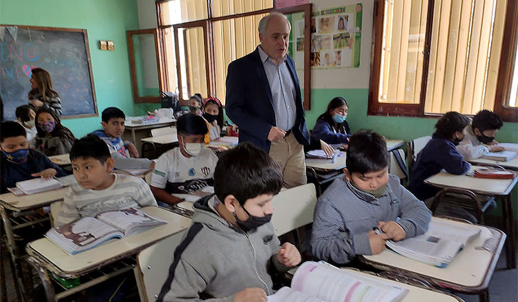 Fortalecen la lectoescritura en estudiantes de primaria de Yrigoyen
Fortalecen la lectoescritura en estudiantes de primaria de Yrigoyen