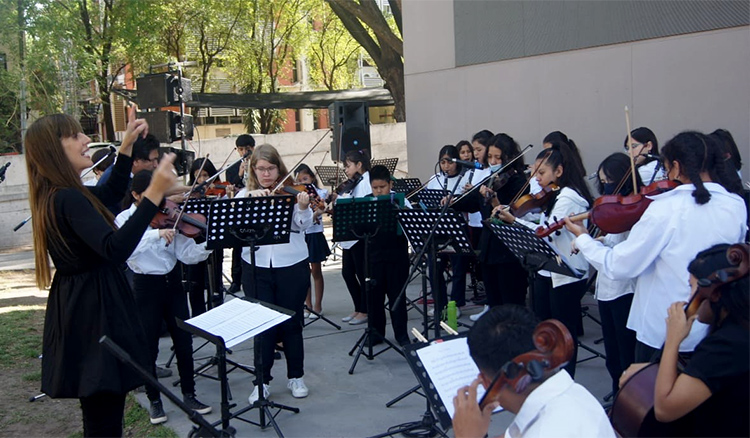 Estudiantes celebraron el Día de la Música junto a la Orquesta Sinfónica Infantil y Juvenil Estudiantes celebraron el Día de la Música junto a la Orquesta Sinfónica Infantil y Juvenil