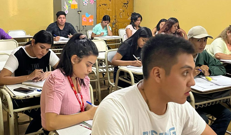 Cerca de 8 mil alumnos iniciaron las clases en el Instituto de Idiomas de Salta Fotografía Cerca de 8 mil alumnos iniciaron las clases en el Instituto de Idiomas de Salta