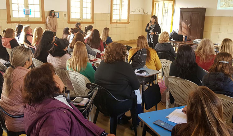 Se realizó la Primer Jornada de capacitación Nivel Inicial Fotografía Se realizó la Primer Jornada de capacitación Nivel Inicial