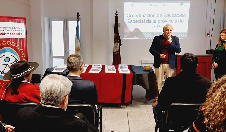 Presentaron el primer libro salteño escrito en Braille Fotografía Presentaron el primer libro salteño escrito en Braille