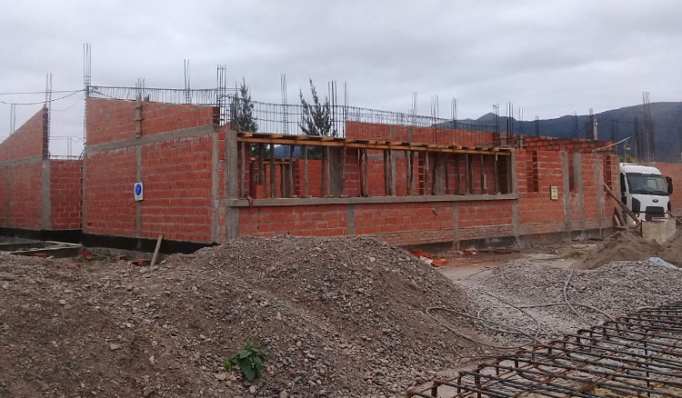 Avanza la construcción del nuevo colegio secundario de barrio Pinares en Cerrillos Fotografía Avanza la construcción del nuevo colegio secundario de barrio Pinares en Cerrillos