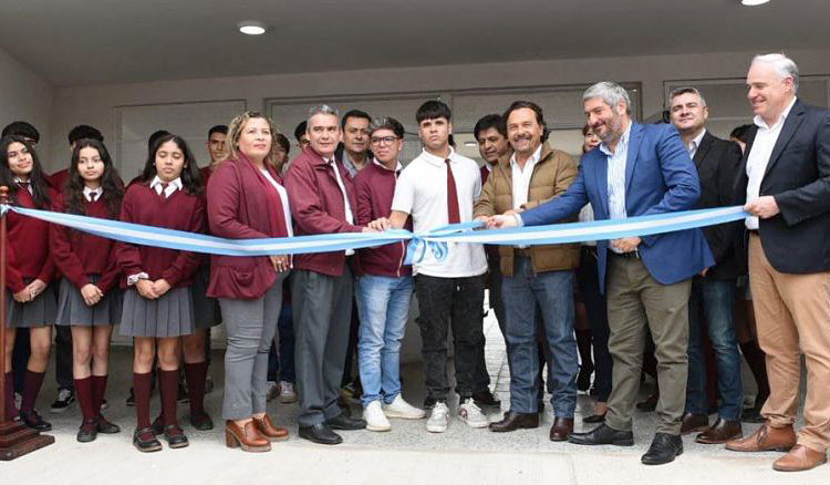 En la gestión de Gustavo Sáenz se construyen 62 nuevos edificios escolares en toda la provincia Fotografía En la gestión de Gustavo Sáenz se construyen 62 nuevos edificios escolares en toda la provincia