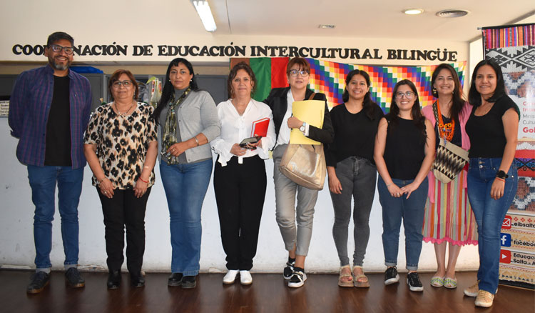 Presentación del avance de los Lineamientos curriculares Lhahanyajay de la cultura, lengua y cosmovisión del pueblo wichí Fotografía: Presentación del avance de los Lineamientos curriculares Lhahanyajay de la cultura, lengua y cosmovisión del pueblo wichí