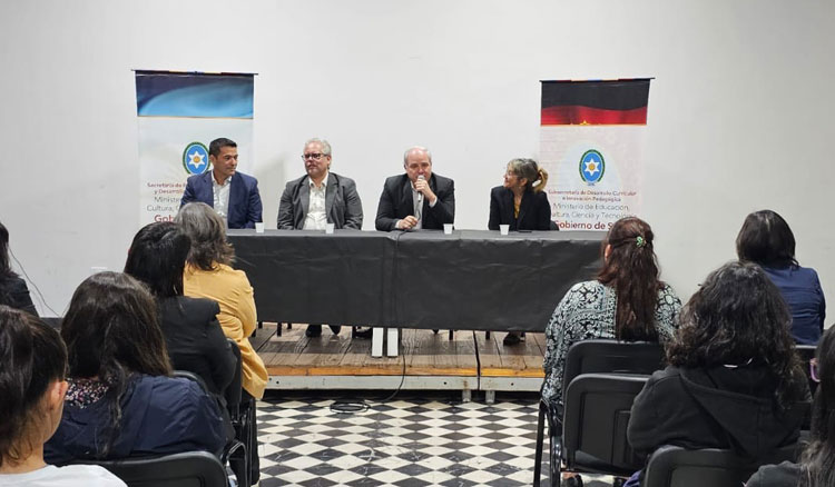 En las instituciones de nivel secundario se incorporarán saberes específicos para que los estudiantes adquieran habilidades para la resolución pacífica de conflictos. Fotografía: En las instituciones de nivel secundario se incorporarán saberes específicos para que los estudiantes adquieran habilidades para la resolución pacífica de conflictos.
