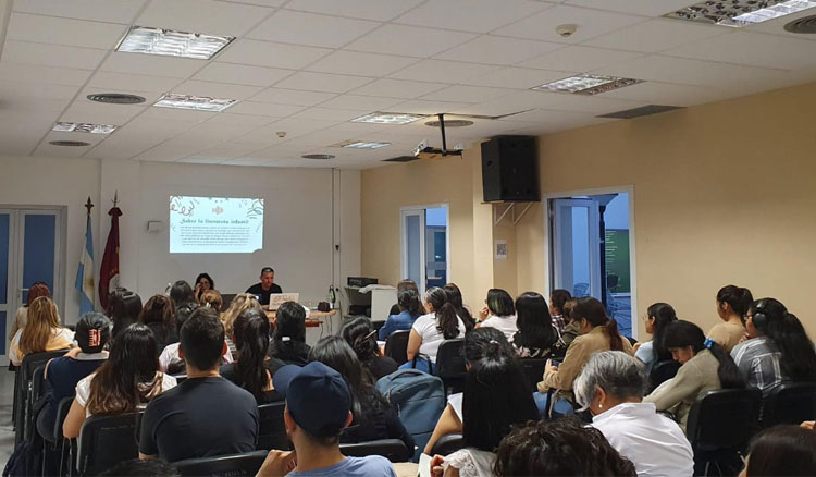Conversatorio “Pensar lectores” para selección de textos literarios Fotografía: Conversatorio “Pensar lectores” para selección de textos literarios