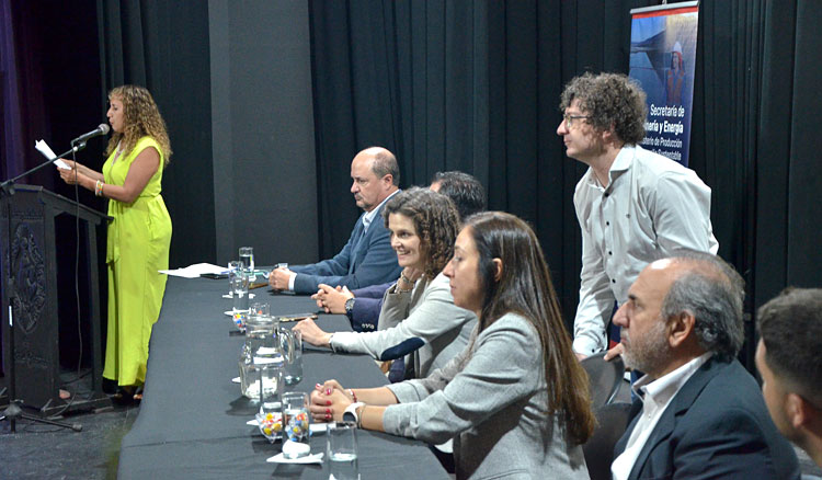 Jóvenes salteños fueron capacitados en minería y desarrollo energético Fotografía: Jóvenes salteños fueron capacitados en minería y desarrollo energético