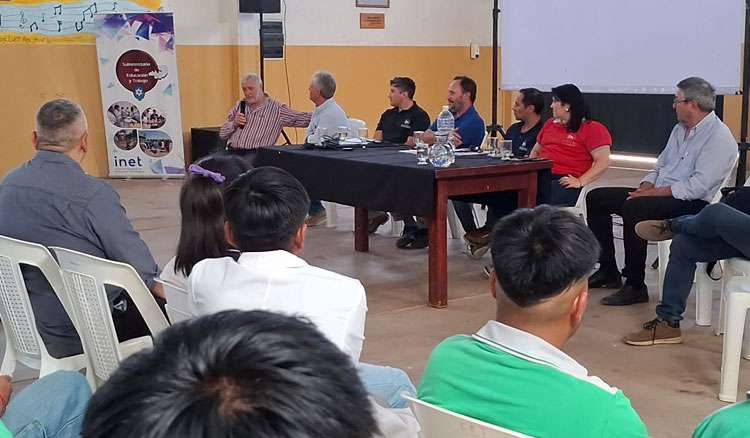 Seminario de agroturismo y agroindustria en los Valles Calchaquíes Fotografía: Seminario de agroturismo y agroindustria en los Valles Calchaquíes
