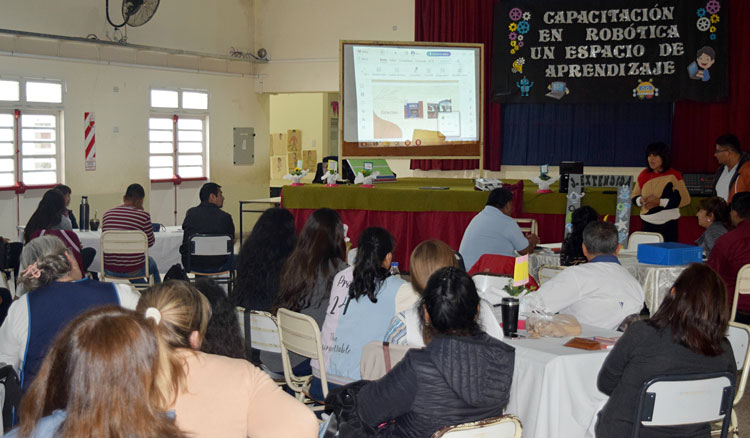 Continúan las capacitaciones en programación y robótica educativa Fotografía: Continúan las capacitaciones en programación y robótica educativa