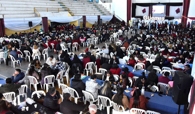 Ante más de 650 docentes se anunciaron novedosas iniciativas educativas para jóvenes y adultos Fotografía: Ante más de 650 docentes se anunciaron novedosas iniciativas educativas para jóvenes y adultos