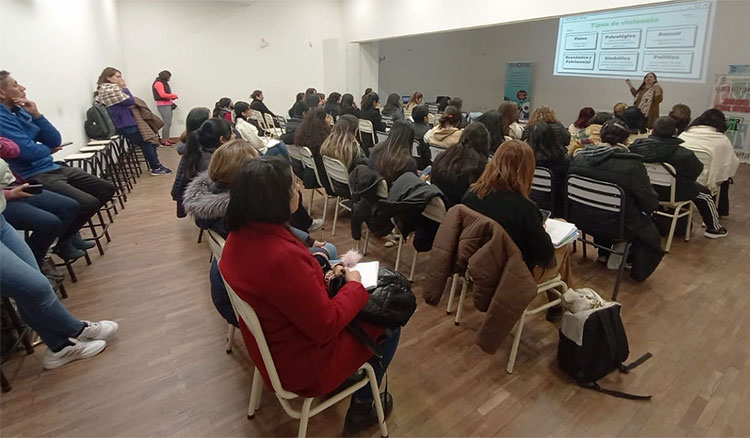Educación capacitó a docentes sobre la ESI Fotografía: Educación capacitó a docentes sobre la ESI