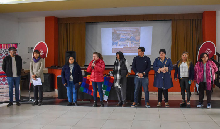 Educación Intercultural Bilingüe: avanza la implementación de los lineamientos curriculares interculturales del pueblo kolla Fotografía: Educación Intercultural Bilingüe: avanza la implementación de los lineamientos curriculares interculturales del pueblo kolla