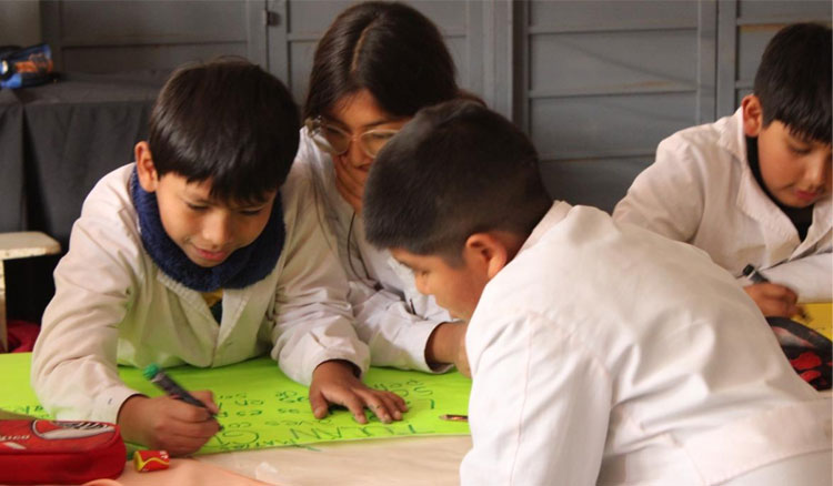 Fotografía: Alumnos  salteños se preparan para la promesa al medio ambiente