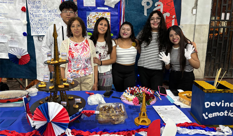 Estudiantes de Idiomas celebraron la Fiesta de la Gastronomía Francesa