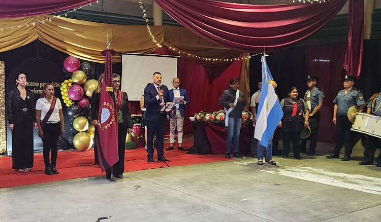 Fotografía: Más de 14 mil jóvenes y adultos eligieron continuar o completar sus estudios