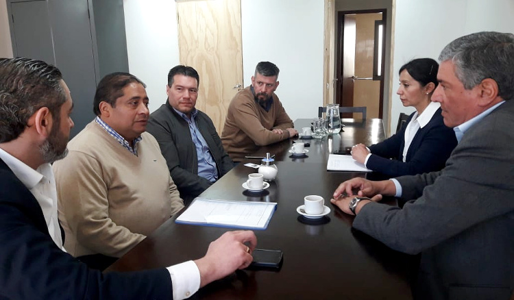 La Subsecretaria de Educación y Trabajo junto a diferentes organismos se reunieron para analizar los perfiles profesionales del sector minero La Subsecretaria de Educación y Trabajo junto a diferentes organismos se reunieron para analizar los perfiles profesionales del sector minero