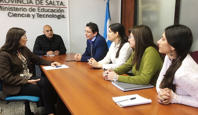 La ministra de Educación se reunió con el equipo de la Secretaria de Defensa del Consumidor La ministra de Educación se reunió con el equipo de la Secretaria de Defensa del Consumidor