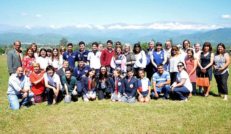 La Ministra de Educación recibió a un grupo de estudiantes destacados en Olimpiadas Nacionales La Ministra de Educación recibió a un grupo de estudiantes destacados en Olimpiadas Nacionales
