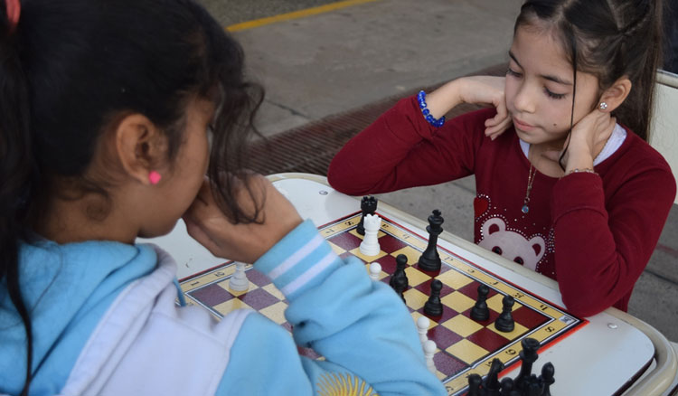 Cada vez más escuelas de la provincia incorporan la enseñanza del ajedrez Cada vez más escuelas de la provincia incorporan la enseñanza del ajedrez