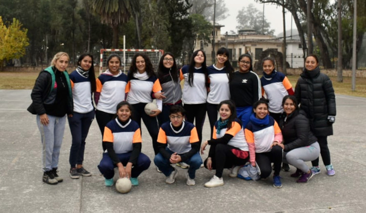 Comenzaron los intercolegiales de handball con la participación de 700 jóvenes de colegios secundarios Comenzaron los intercolegiales de handball con la participación de 700 jóvenes de colegios secundarios