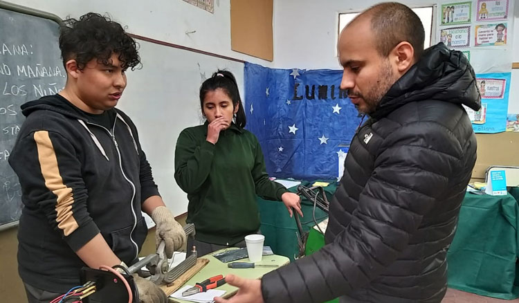 Con proyectos de educación, ciencias, artes y tecnología continúa la instancia zonal de feria de ciencias Con proyectos de educación, ciencias, artes y tecnología continúa la instancia zonal de feria de ciencias