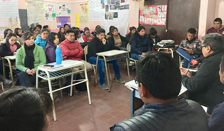 Instancia de diálogo en la comunidad de La Poma Instancia de diálogo en la comunidad de La Poma