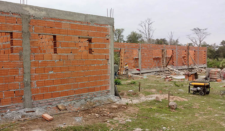 Construyen un nuevo edificio de nivel medio con albergue en Los Naranjos Construyen un nuevo edificio de nivel medio con albergue en Los Naranjos