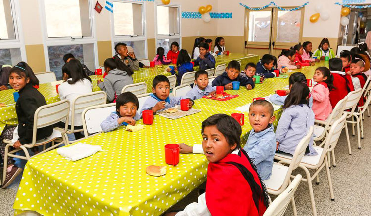 Este fin de semana abrirán 139 escuelas de cada municipio para brindar almuerzo Este fin de semana abrirán 139 escuelas de cada municipio para brindar almuerzo