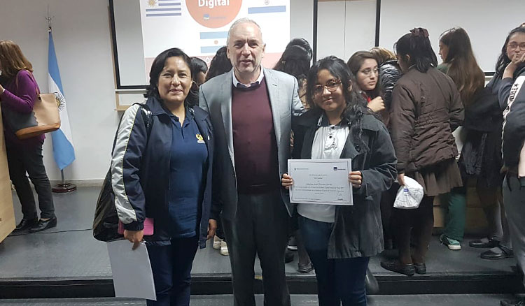 Estudiantes salteños de nivel secundario ganadores del Premio Itaú Cuento Digital Estudiantes salteños de nivel secundario ganadores del Premio Itaú Cuento Digital