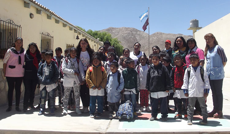 La ministra de Educación visitó escuelas de Cachi y Chicoana La ministra de Educación visitó escuelas de Cachi y Chicoana