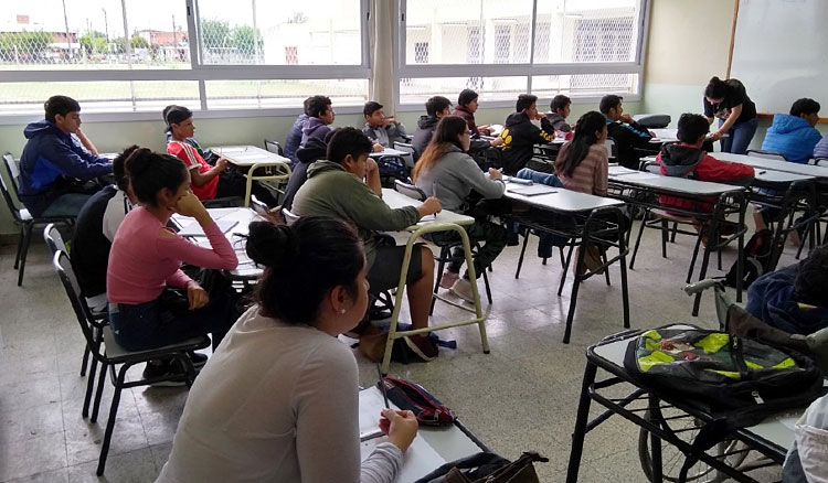 Continúan las clases de apoyo escolar para alumnos de nivel secundario Continúan las clases de apoyo escolar para alumnos de nivel secundario