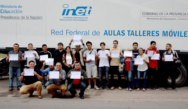 Recibieron certificación oficial los egresados del aula taller móvil de instalaciones domiciliarias Recibieron certificación oficial los egresados del aula taller móvil de instalaciones domiciliarias