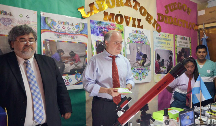 Ministro Cánepa: “Los docentes del Instituto Especial de Atención Domiciliaria y Hospitalaria, son un ejemplo para todo el sistema educativo” Ministro Cánepa: “Los docentes del Instituto Especial de Atención Domiciliaria y Hospitalaria, son un ejemplo para todo el sistema educativo”