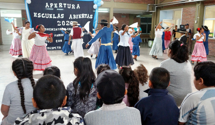 Escuelas que contienen, los sábados también estarán abiertas Escuelas que contienen, los sábados también estarán abiertas