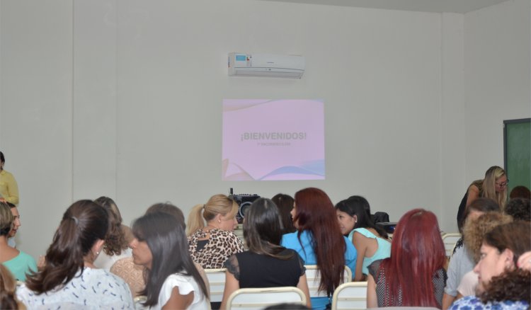 Educación ofrece cursos de capacitación gratuita para directivos y docentes Educación ofrece cursos de capacitación gratuita para directivos y docentes