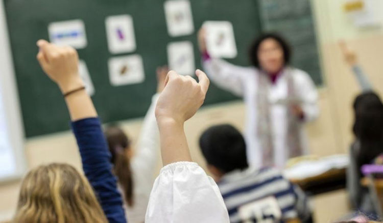 Educación inscribe a Jóvenes y adultos para que completen su carrera Educación inscribe a Jóvenes y adultos para que completen su carrera